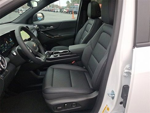 New 2026 Chevrolet Equinox LT w/ Convenience Package II image 10