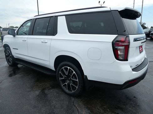 Certified 2023 Chevrolet Suburban RST w/ Luxury Package AWD/4WD image 9