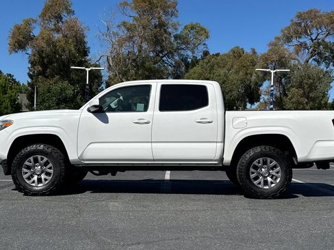 Used 2022 Toyota Tacoma SR AWD/4WD image 7