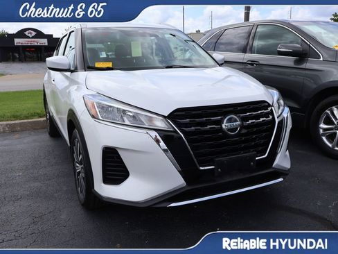 Used 2021 Nissan Kicks SV FWD image 2