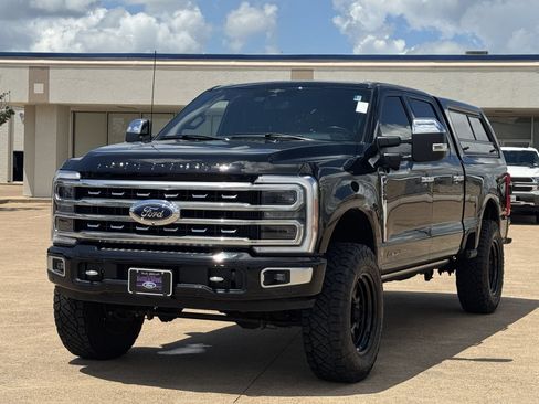 Used 2023 Ford F250 Platinum w/ FX4 Off-Road Package AWD/4WD image 8