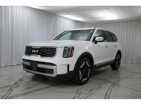Certified 2023 Kia Telluride S AWD/4WD image 4