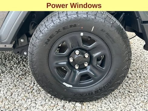 Used 2025 Jeep Wrangler Sport AWD/4WD image 9