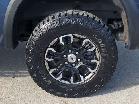 Used 2022 Chevrolet Silverado 1500 ZR2 w/ Technology Package image 14