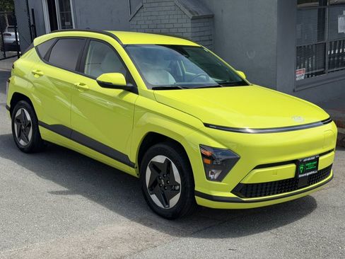 Used 2024 Hyundai Kona SEL FWD image 3