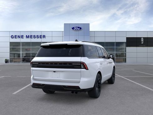New 2026 Lincoln Navigator Reserve w/ Jet Appearance Package AWD/4WD image 30