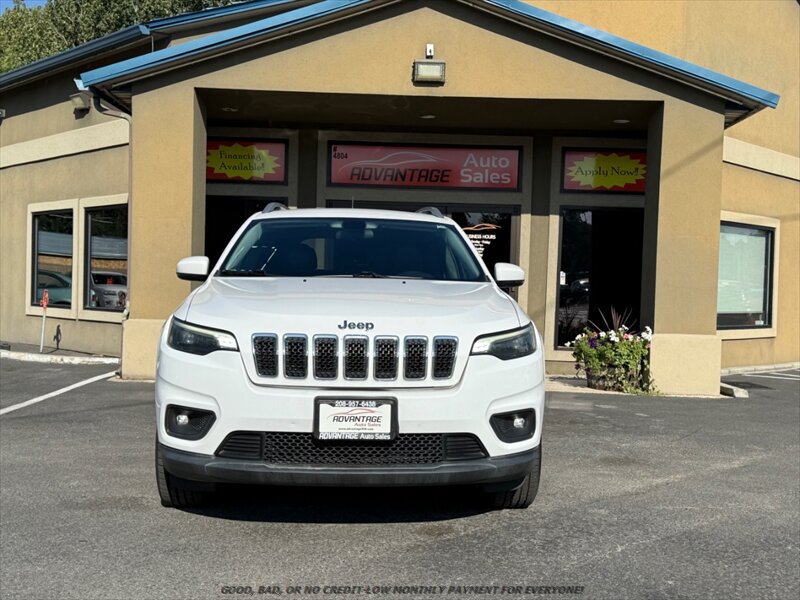 Used 2019 Jeep Cherokee Latitude Plus AWD/4WD image 2
