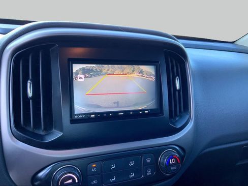 Used 2018 Chevrolet Colorado Z71 AWD/4WD image 28