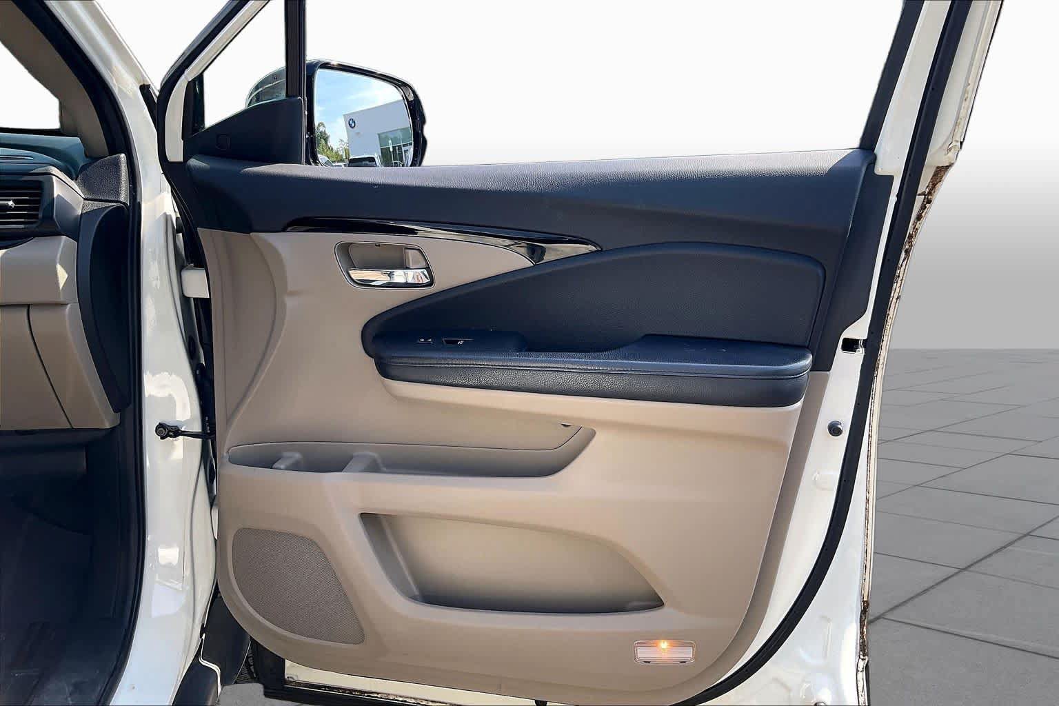 Used 2016 Honda Pilot Elite image 24