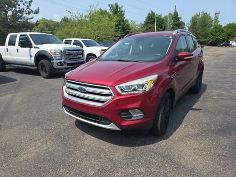 Used 2017 Ford Escape Titanium FWD image 3