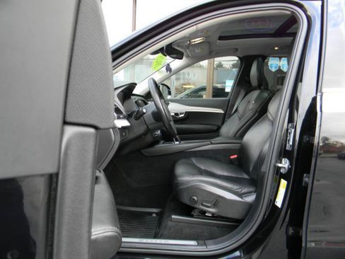 Used 2023 Volvo XC90 B5 Core w/ Protection Package Premier AWD/4WD image 11