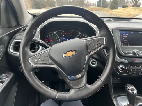 Used 2020 Chevrolet Equinox LT w/ Driver Convenience Package image 13