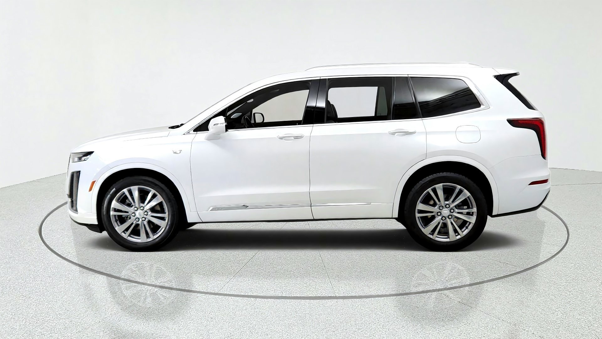 Used 2024 Cadillac XT6 Premium Luxury w/ LPO, Floor Liner Package FWD image 2