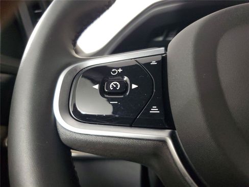 Certified 2026 Volvo XC90 B6 Plus AWD/4WD image 23
