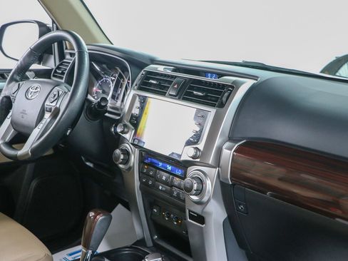 Used 2024 Toyota 4Runner Limited AWD/4WD image 27