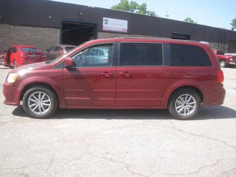 Used 2016 Dodge Grand Caravan SXT FWD image 8