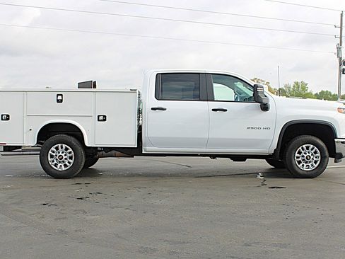 Used 2025 Chevrolet Silverado 2500 W/T w/ WT Convenience Package image 6