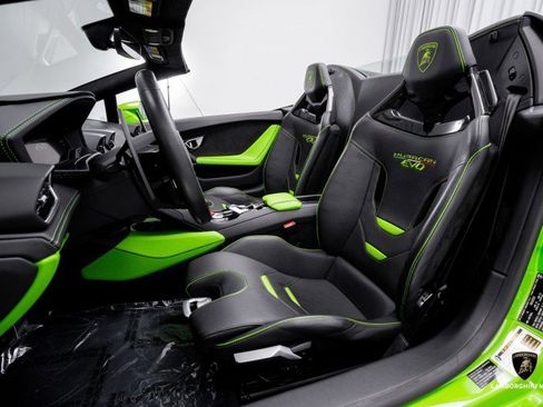 Used 2023 Lamborghini Huracan EVO image 27