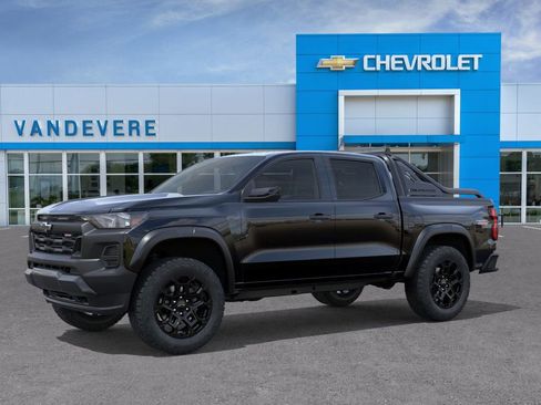 New 2026 Chevrolet Colorado Trail Boss w/ Midnight Edition AWD/4WD image 2