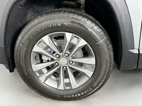 Used 2026 Chevrolet Equinox LT FWD image 32