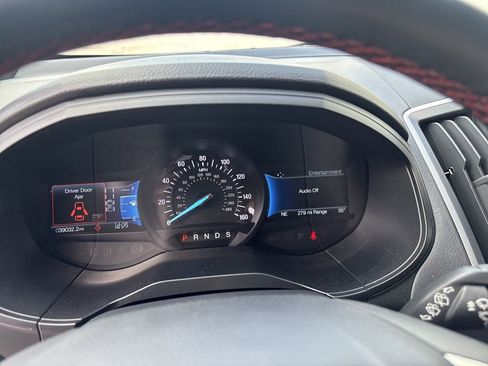 Used 2022 Ford Edge ST-Line image 16