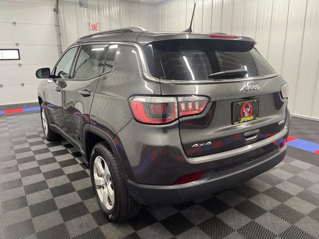 Used 2018 Jeep Compass Latitude w/ Popular Equipment Group AWD/4WD image 6