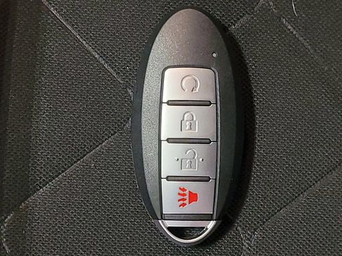 Used 2020 Nissan Kicks SR FWD image 32