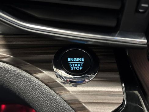 Used 2023 Ford Explorer Limited image 23