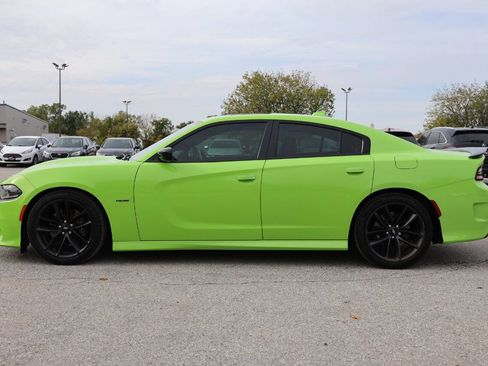Used 2019 Dodge Charger R/T w/ Plus Group RWD image 8