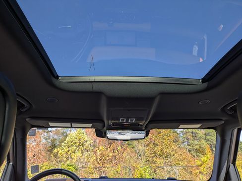 Used 2020 Land Rover Defender 110 X image 24