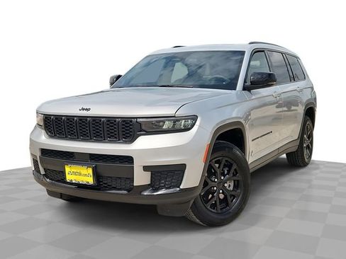 Used 2024 Jeep Grand Cherokee L Altitude RWD image 1