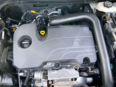Used 2024 Chevrolet Equinox LT FWD image 30