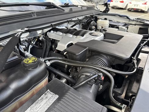 Used 2016 Cadillac Escalade Premium image 18