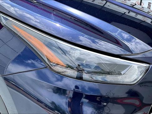 Used 2024 Toyota Highlander XLE image 31