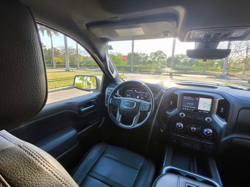 Used 2019 GMC Sierra 1500 Denali w/ Technology Package AWD/4WD image 24