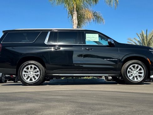 New 2026 Chevrolet Suburban Premier image 3