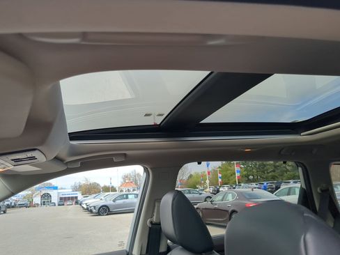 Used 2021 Nissan Rogue SV w/ Premium Package image 20