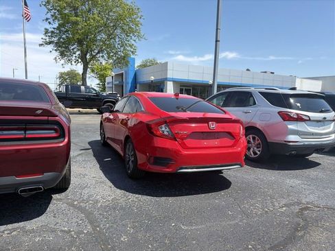Used 2019 Honda Civic EX image 3