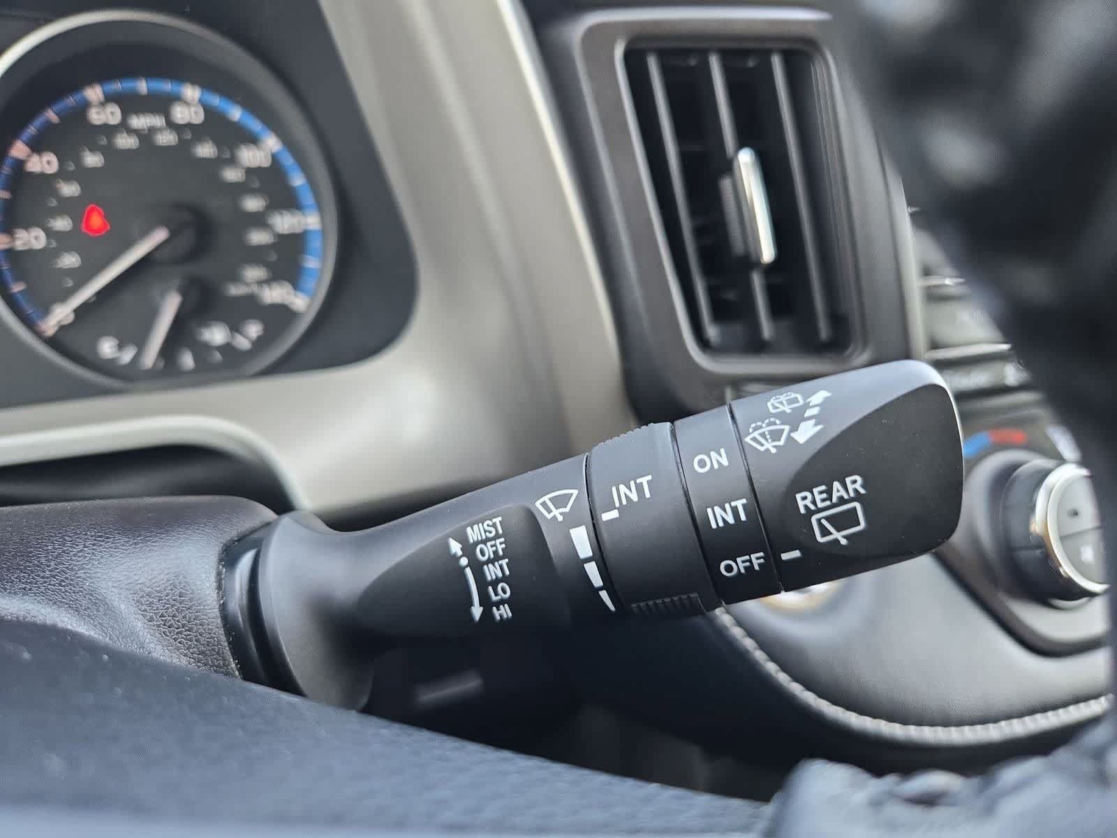 Used 2018 Toyota RAV4 XLE FWD image 26