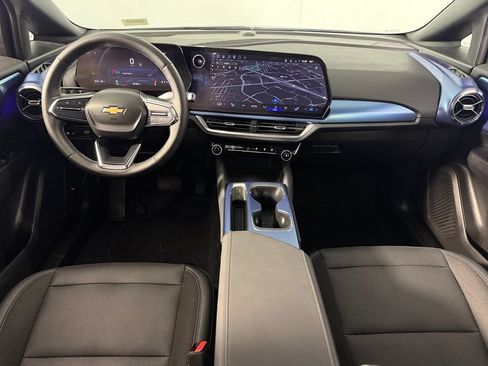 Used 2024 Chevrolet Equinox EV LT FWD image 13