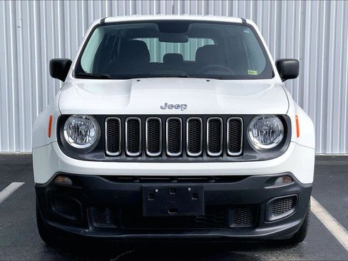 Used 2017 Jeep Renegade Sport w/ Power & Air Group FWD image 3
