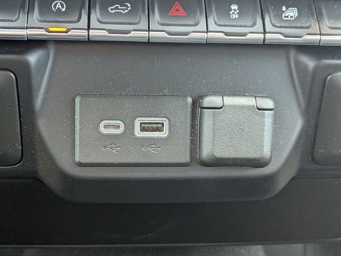 Used 2021 GMC Sierra 1500 Elevation AWD/4WD image 23