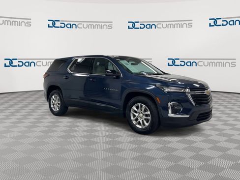 Used 2022 Chevrolet Traverse LS AWD/4WD image 2