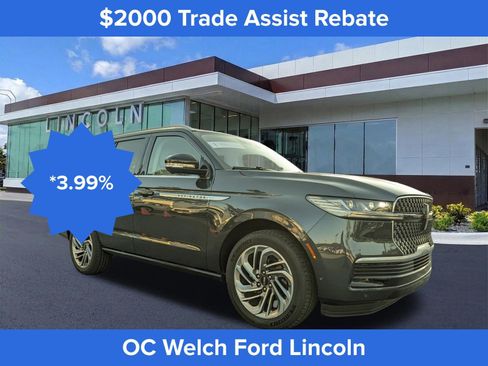 Certified 2025 Lincoln Navigator Reserve image 3
