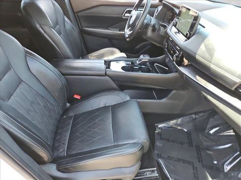 Used 2023 Nissan Rogue Platinum w/ Platinum Premium Package FWD image 29