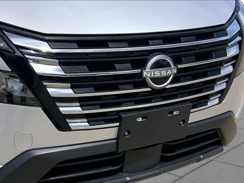 Used 2024 Nissan Rogue SV FWD image 31