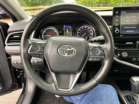 Used 2023 Toyota Camry SE w/ Cold Weather Package FWD image 33
