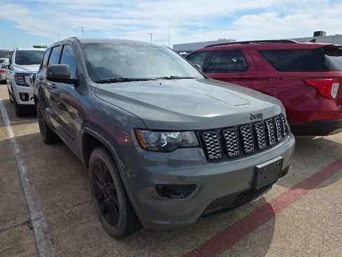 Used 2021 Jeep Grand Cherokee Laredo X AWD/4WD image 7