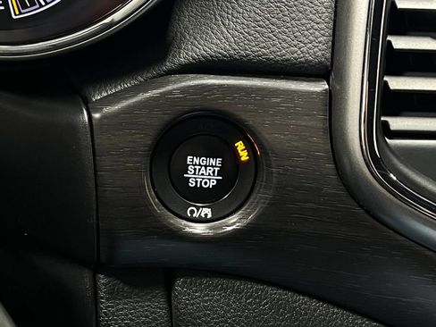 Used 2018 Jeep Grand Cherokee Altitude image 22