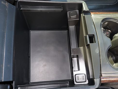 Used 2019 GMC Yukon XL SLT w/ Open Road Package image 34